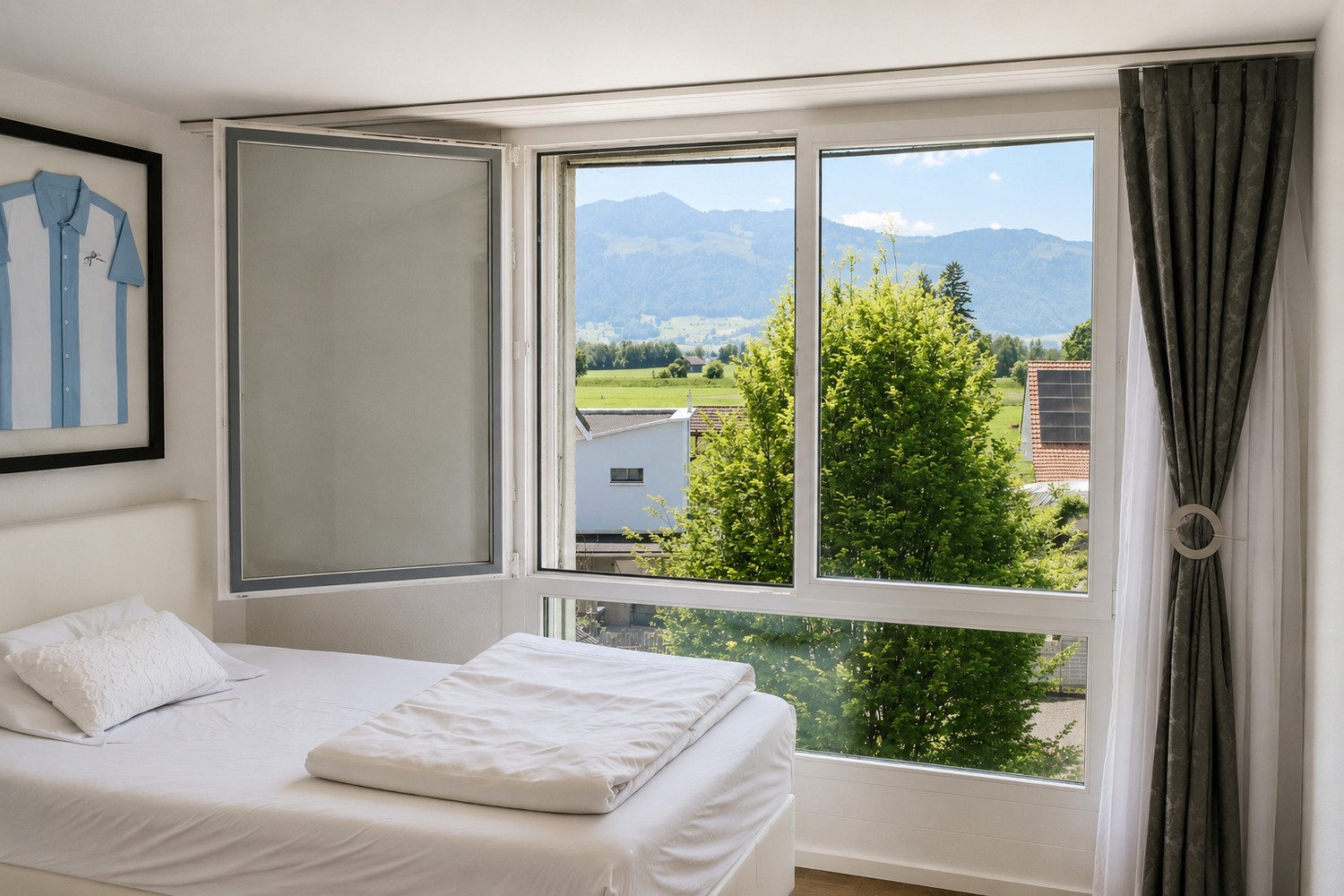 Appartement en attique avec vue panoramique – Votre foyer au-dessus des toits

Profitez d'un mode de vie de haut niveau : cet appartement en attique spacieux de 4.5 pièces séduit par son panorama montagneux époustouflant, sa grande luminosité et son confort de vie exclusif.

Les points forts en un c
