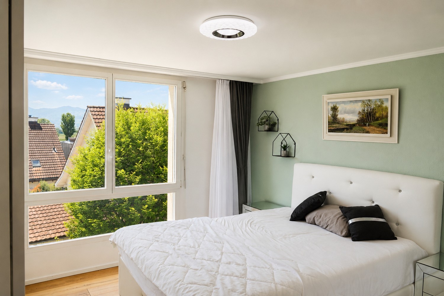 Appartement en attique avec vue panoramique – Votre foyer au-dessus des toits

Profitez d'un mode de vie de haut niveau : cet appartement en attique spacieux de 4.5 pièces séduit par son panorama montagneux époustouflant, sa grande luminosité et son confort de vie exclusif.

Les points forts en un c