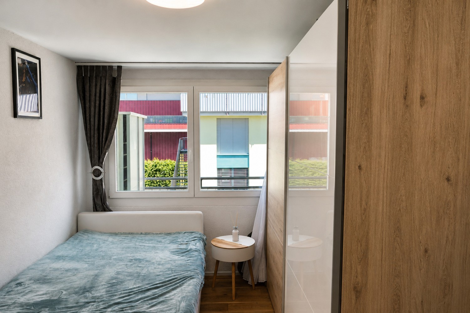 Appartement en attique avec vue panoramique – Votre foyer au-dessus des toits

Profitez d'un mode de vie de haut niveau : cet appartement en attique spacieux de 4.5 pièces séduit par son panorama montagneux époustouflant, sa grande luminosité et son confort de vie exclusif.

Les points forts en un c