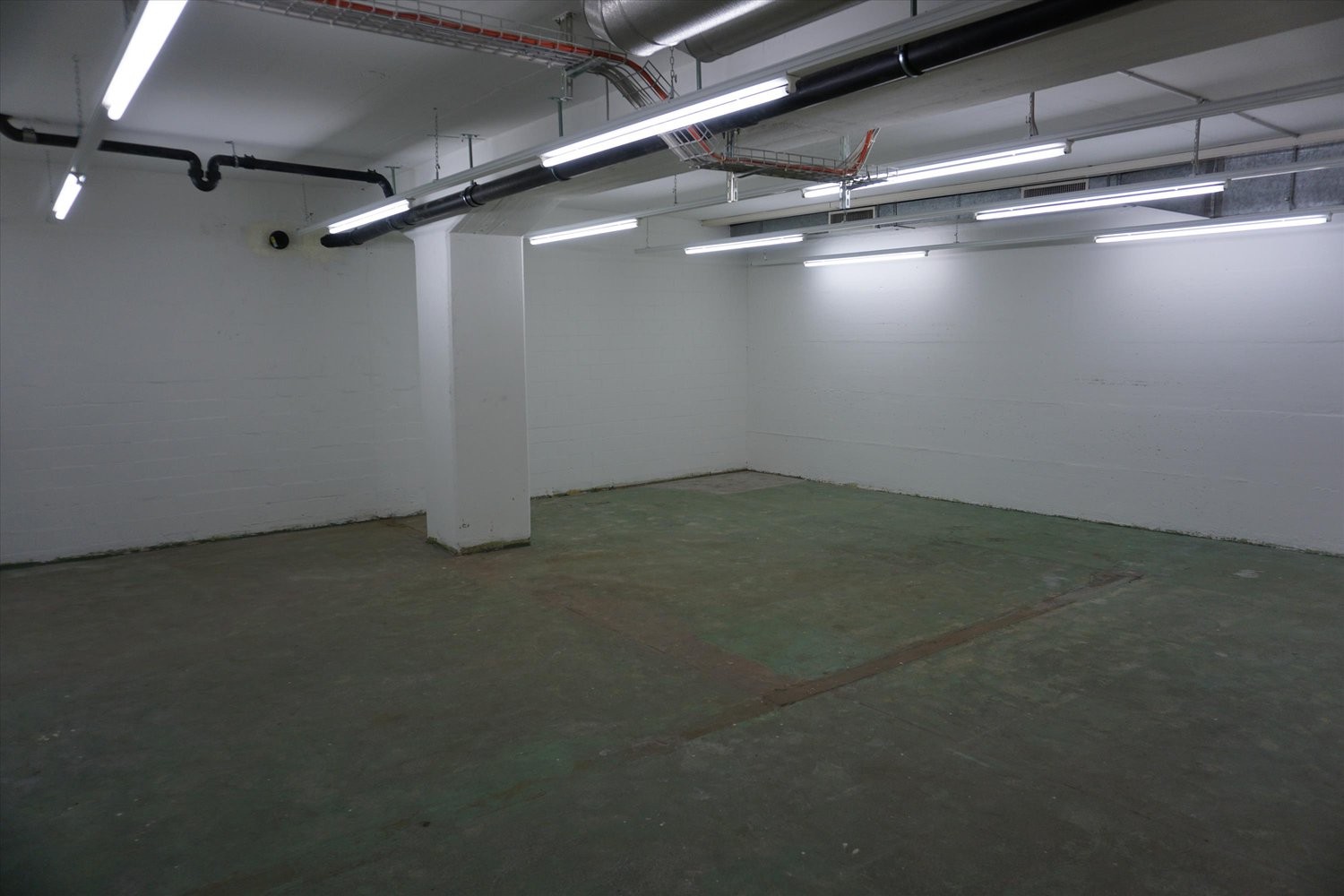 63m² storage room, photo 5 of 6