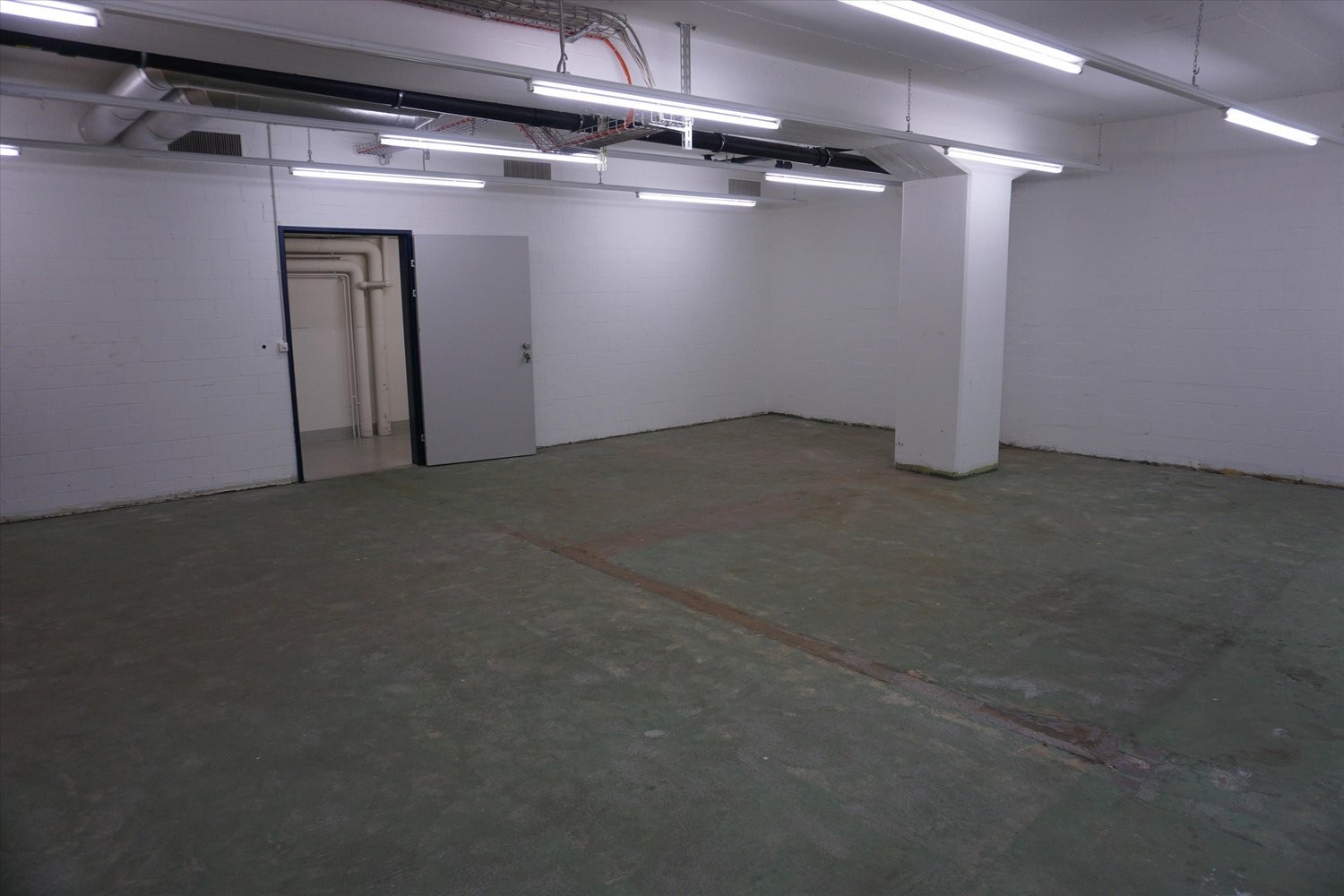 63m² storage room, photo 3 of 6