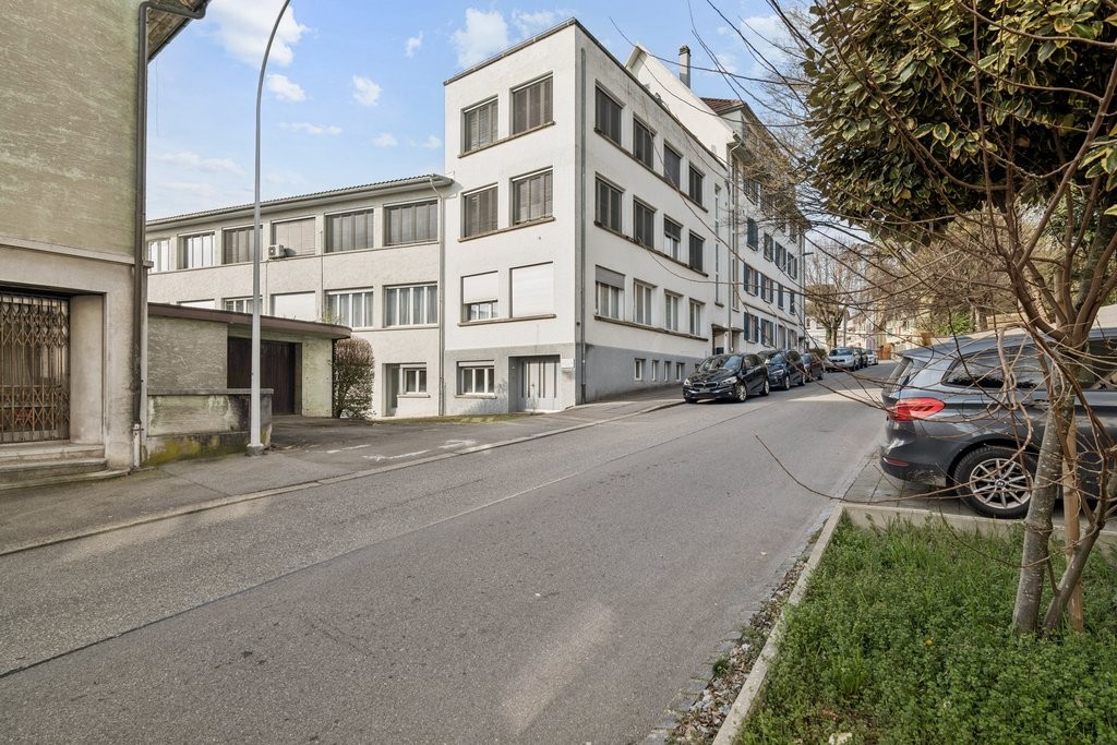 251m² office, photo 1 of 10