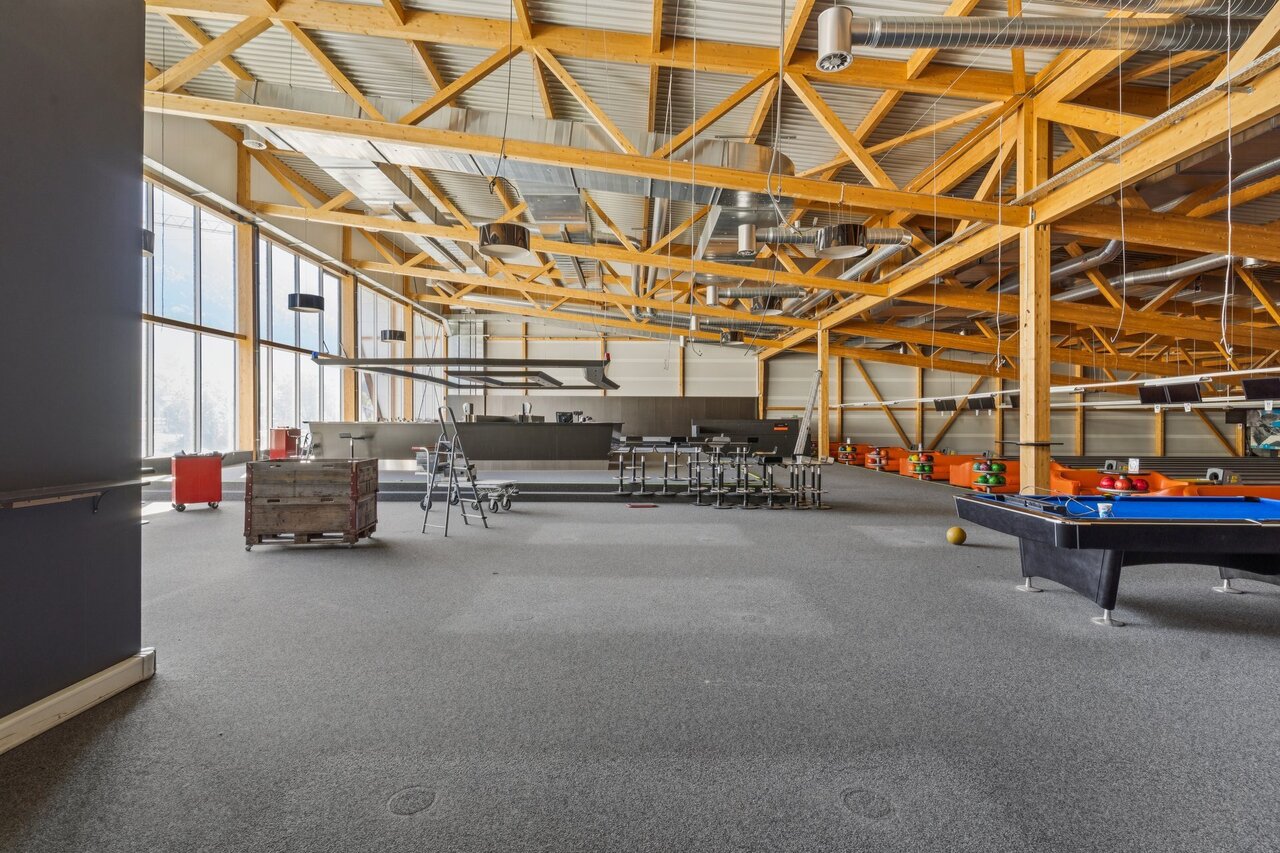 1867m² commerciale