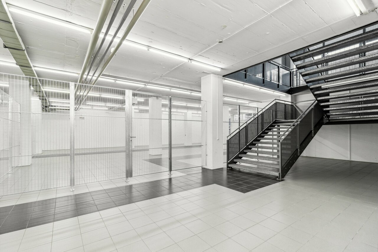 262m² storage room, photo 6 of 10