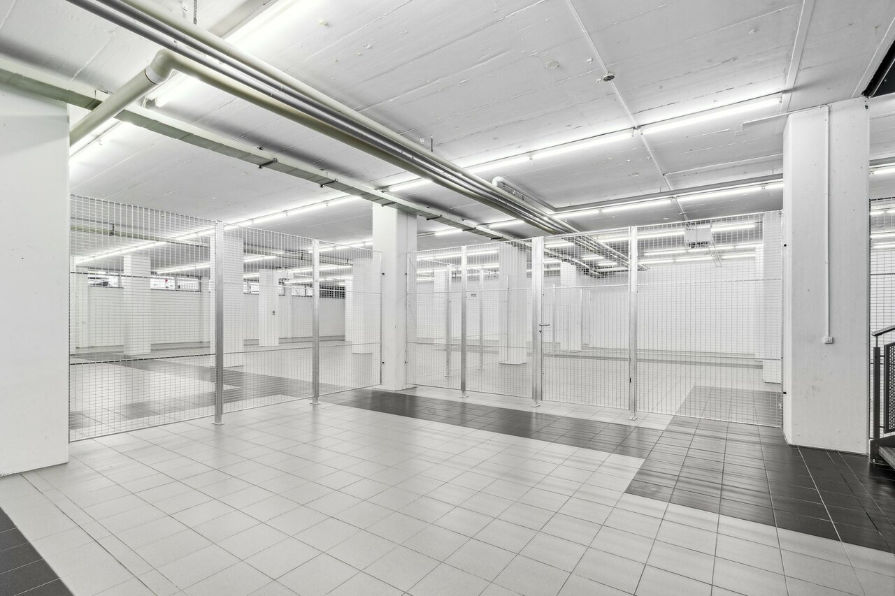 262m² storage room, photo 2 of 10