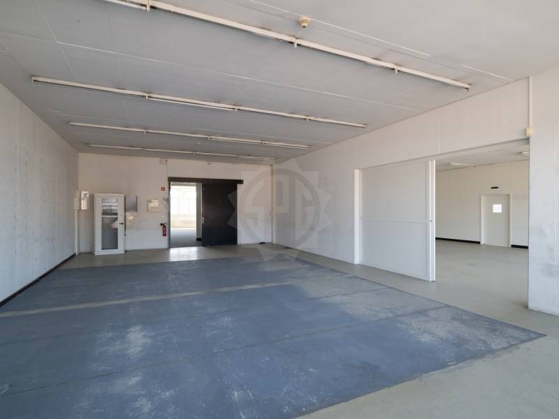 522m² industrial object, photo 6 of 6