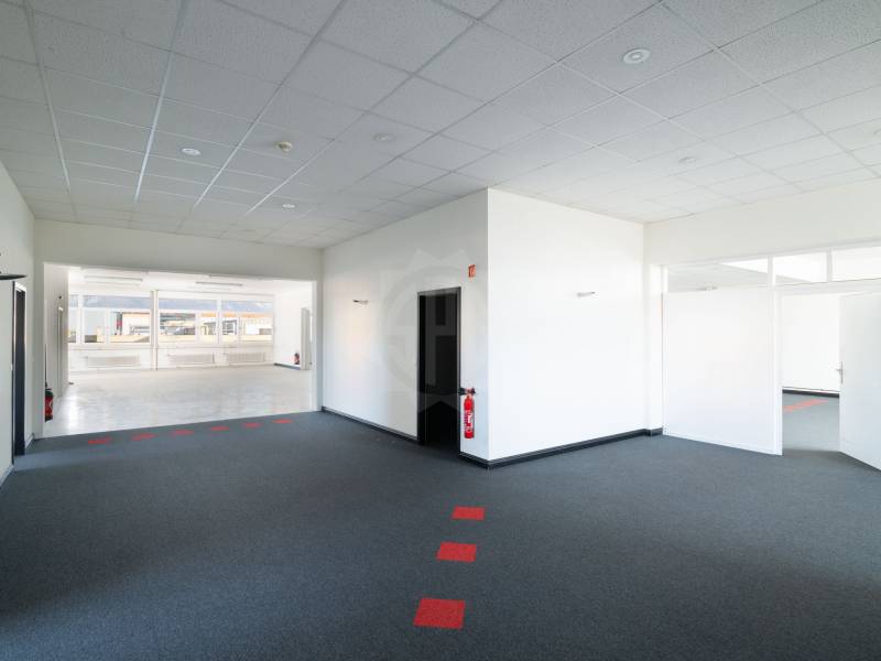 522m² industrial object, photo 3 of 6