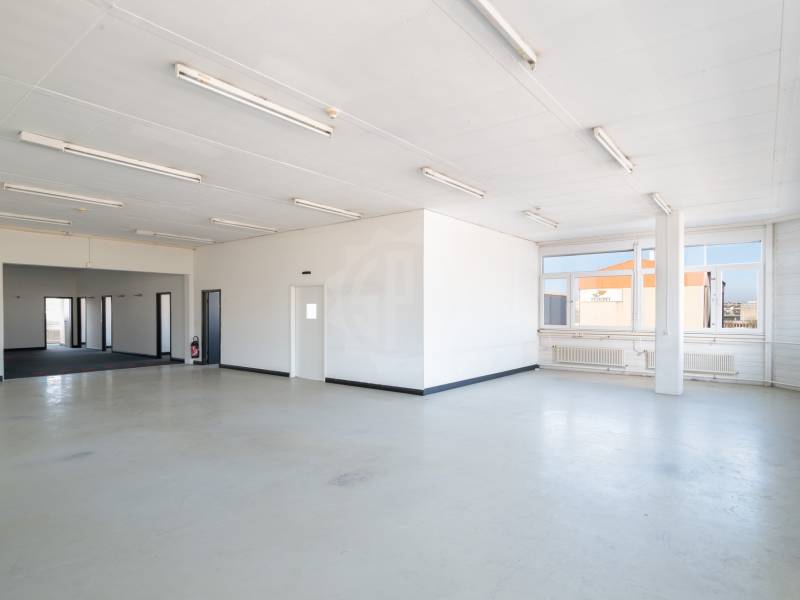 522m² industrial object, photo 2 of 6