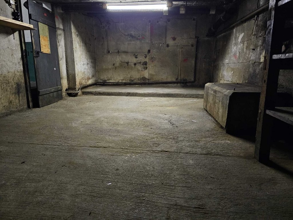 Storage room, photo 1 of 3