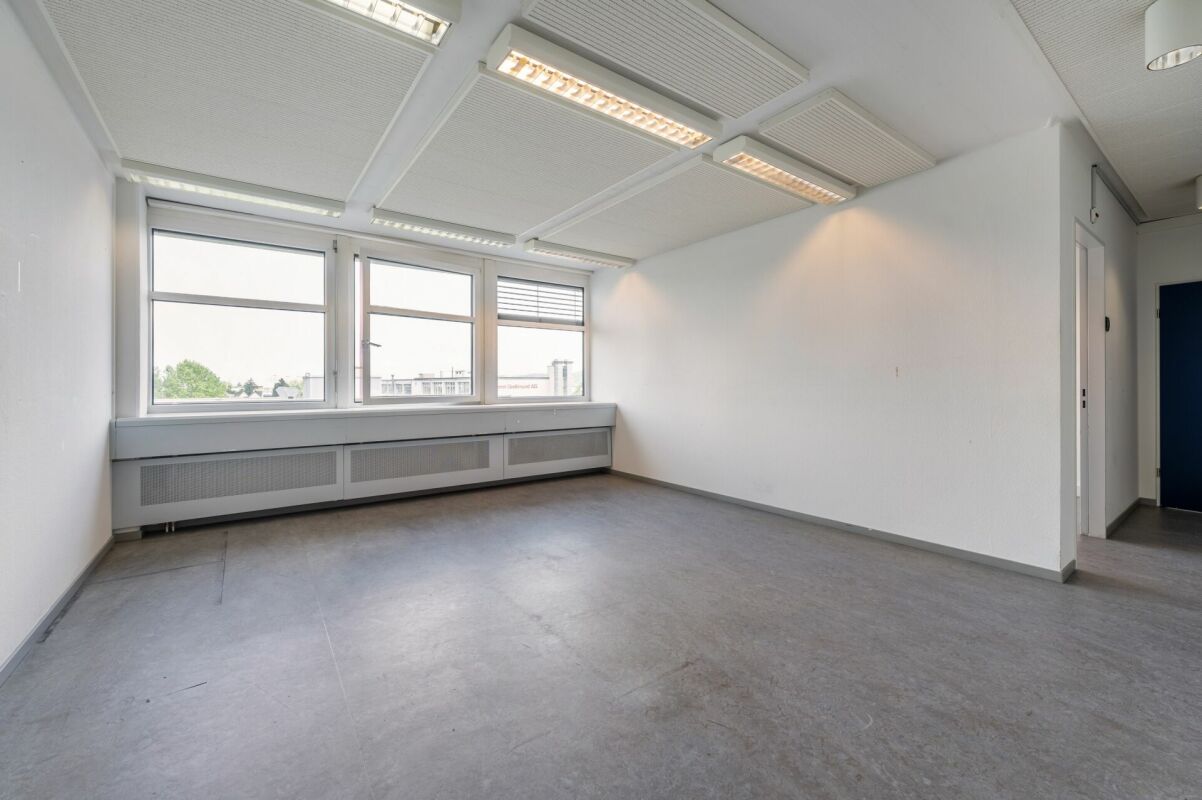 190m² commercial
