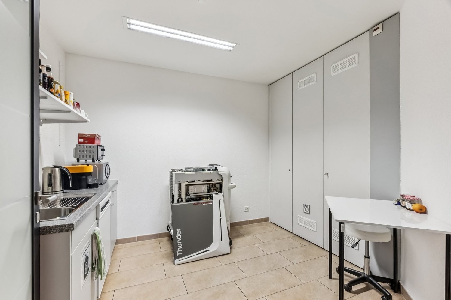 157m² bureau, photo 3 sur 10