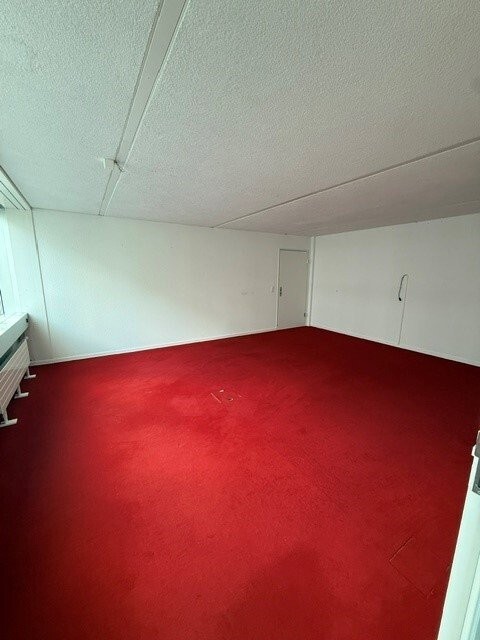 210m² office