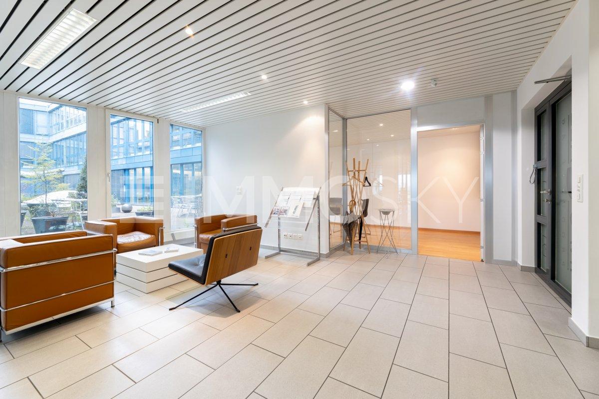 760m² office