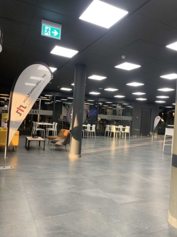 61m² shop, photo 4 of 5