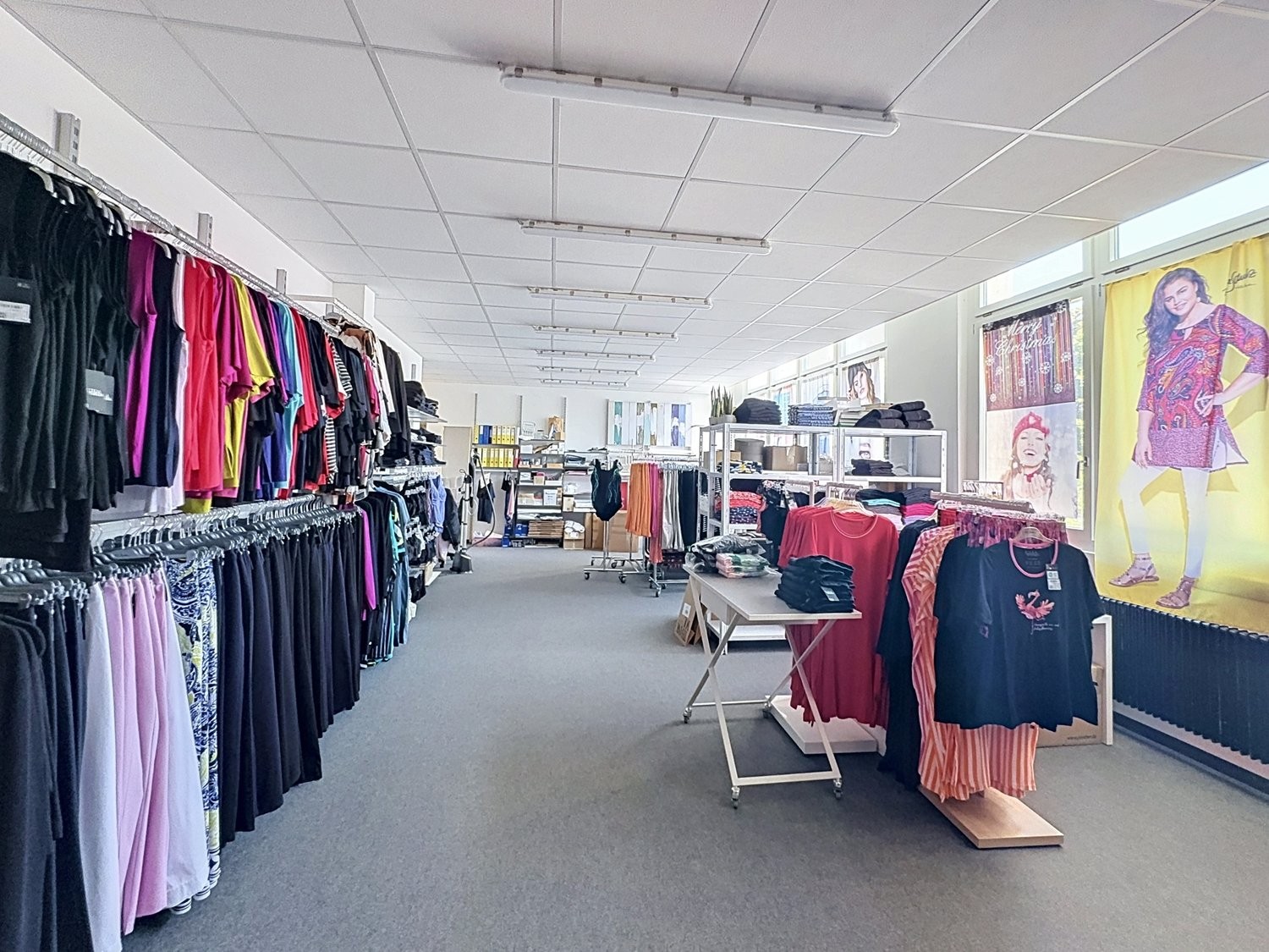 332m² shop, photo 4 of 6