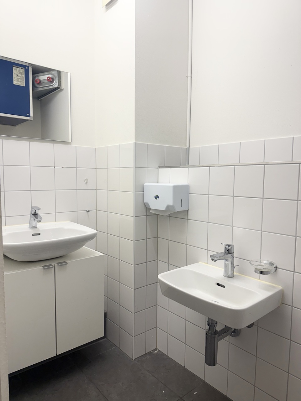 54m² office