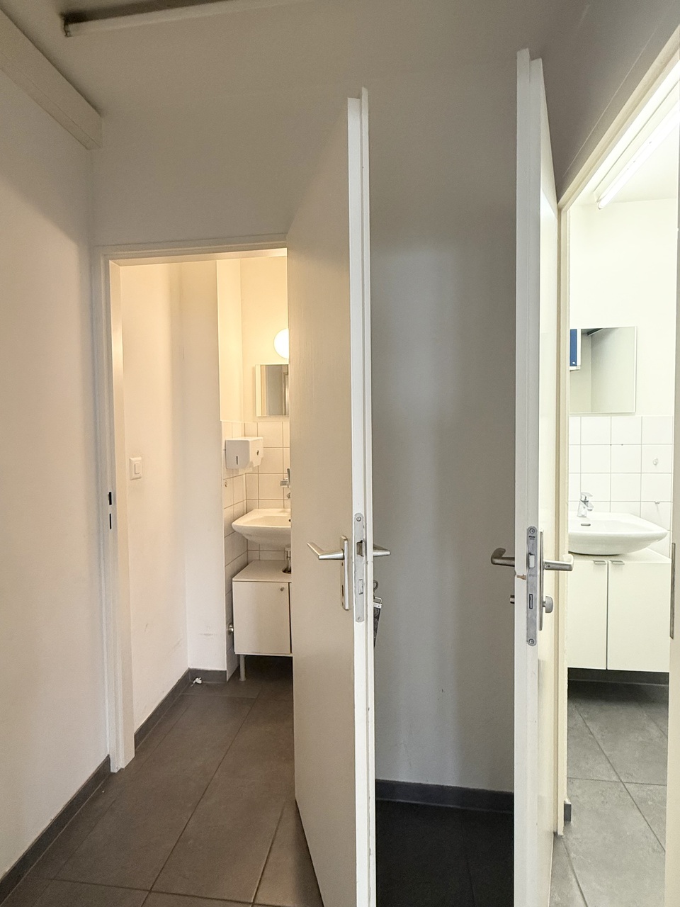 54m² office