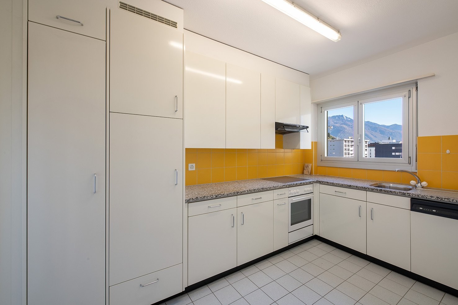 3 rooms apartment, photo 3 of 8