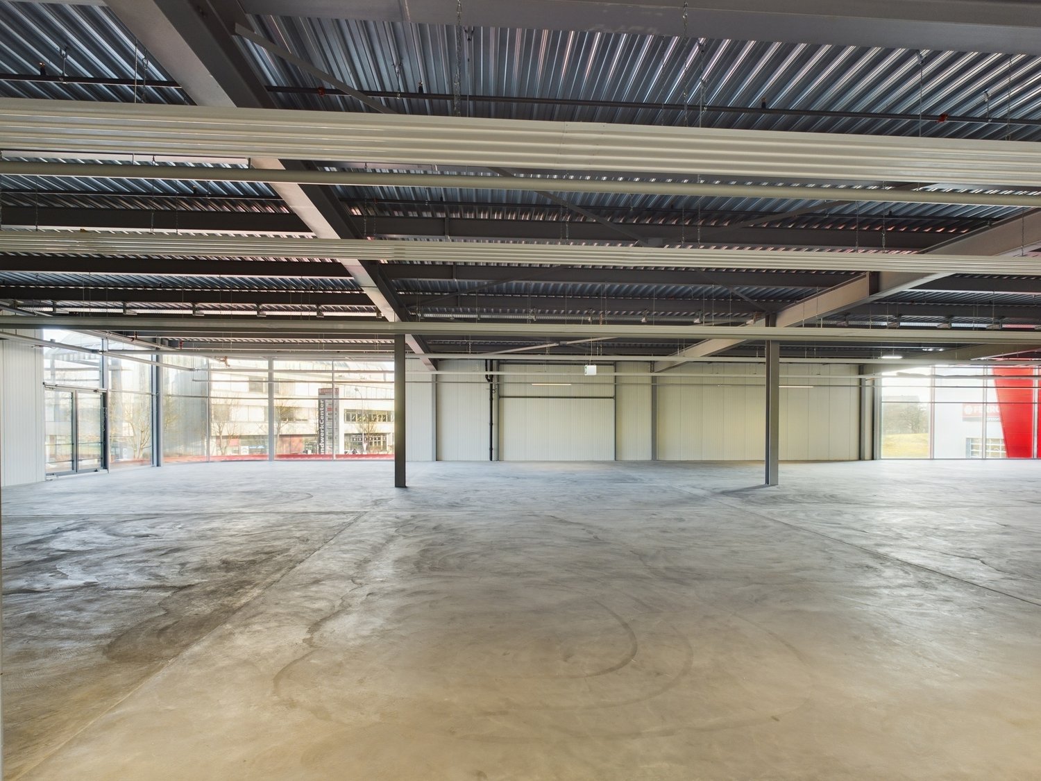 1940m² storage room