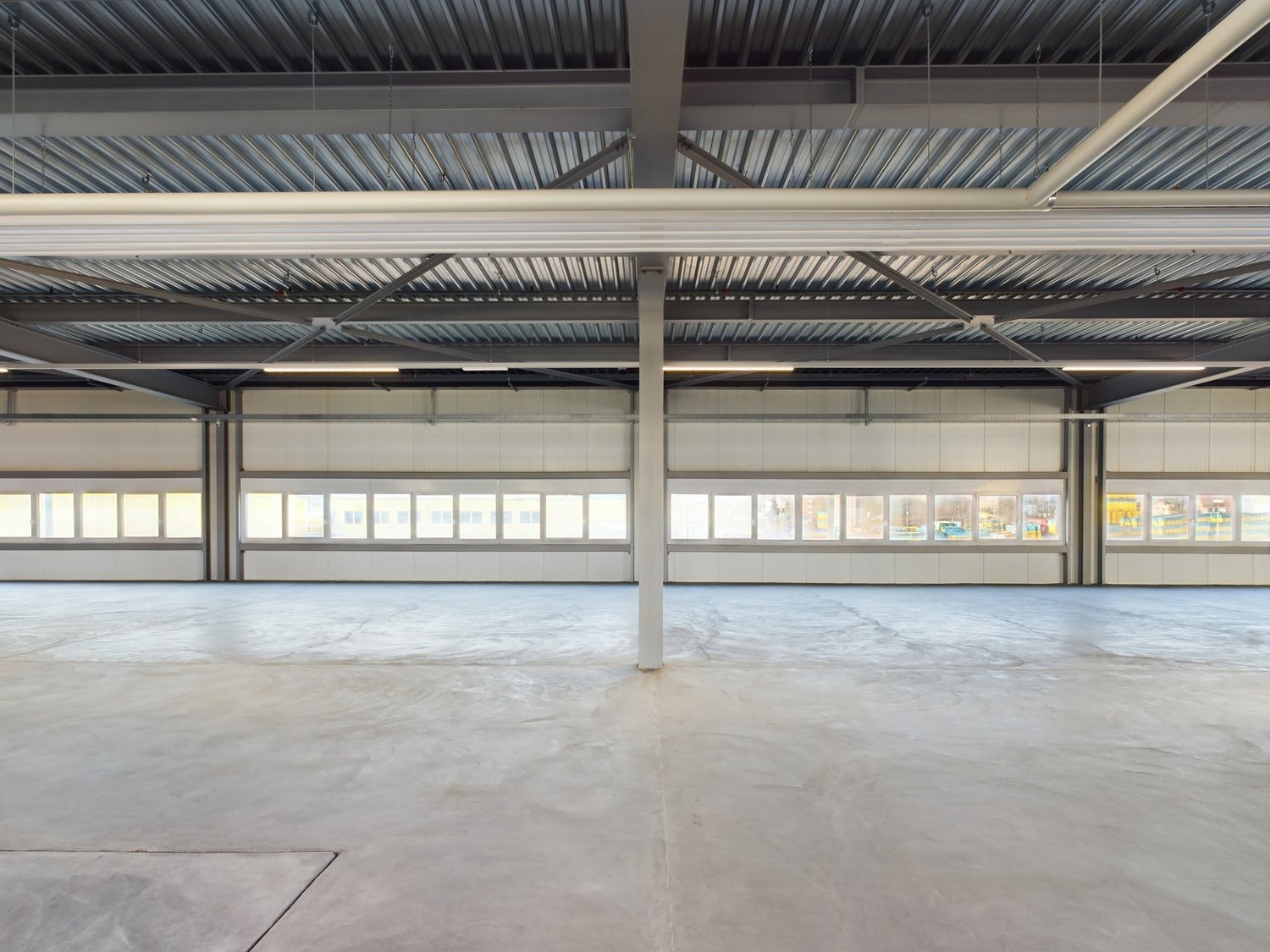 1940m² storage room