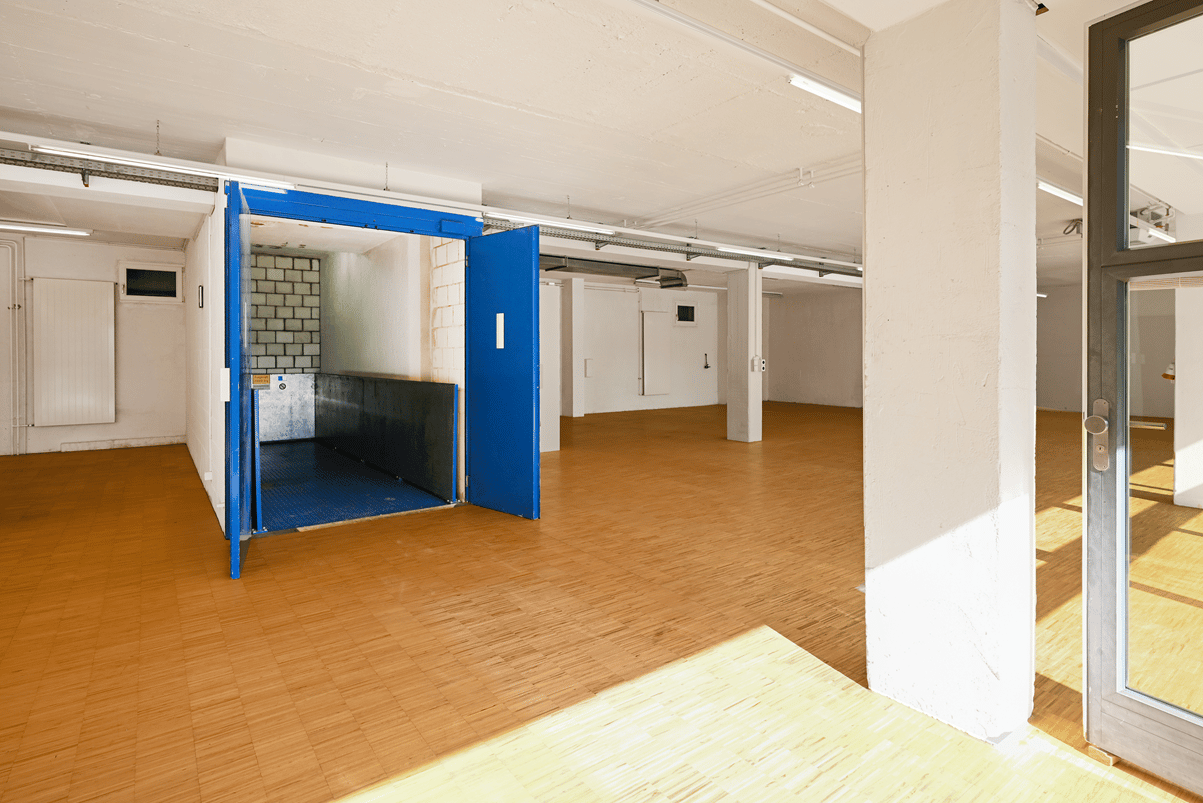 654m² office, photo 5 of 8