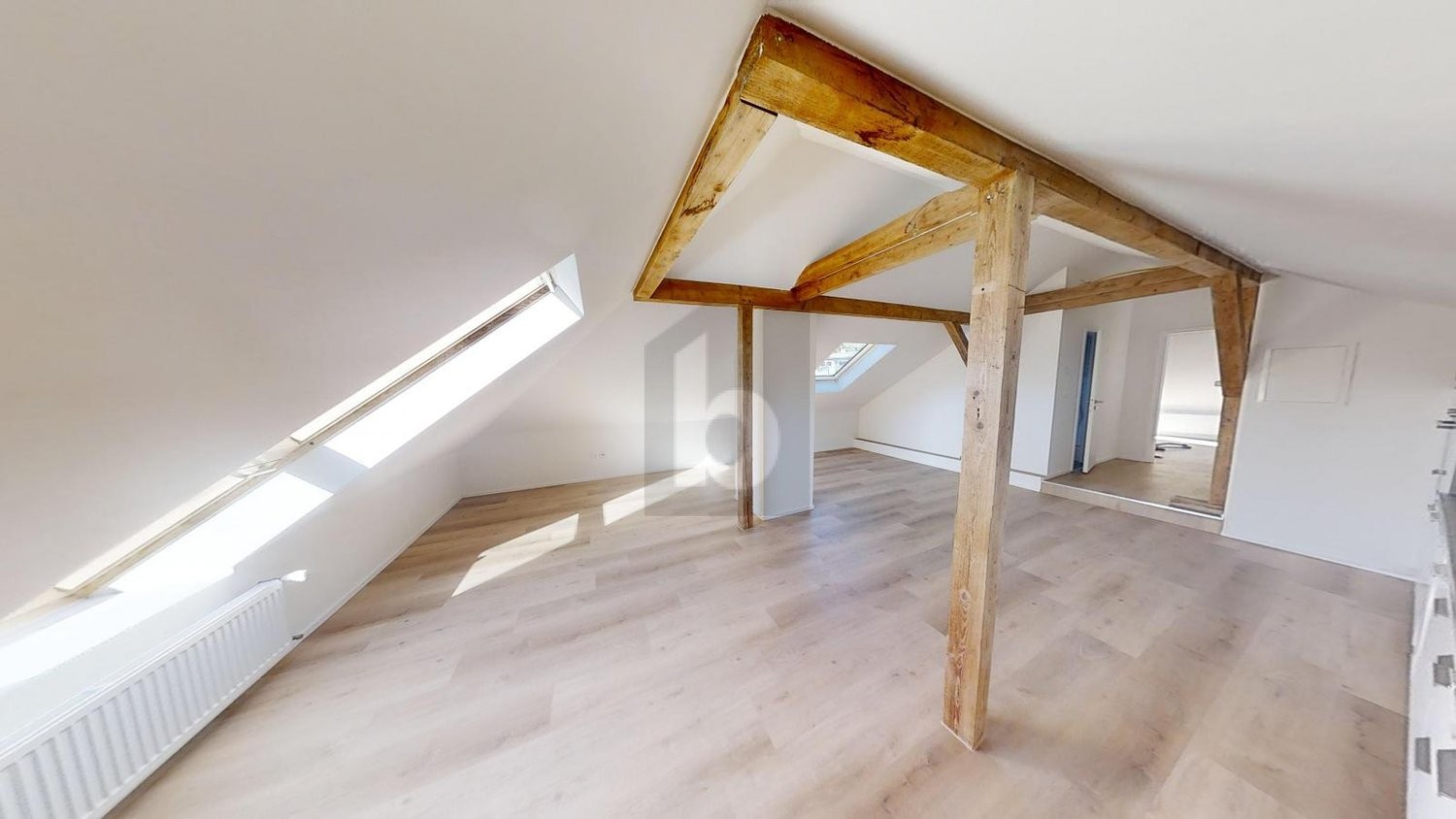 8 ½ rooms multi family house, photo 1 of 4