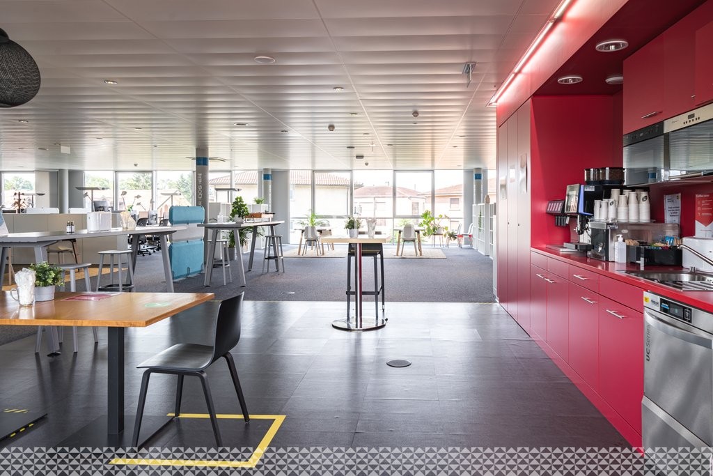 1120m² Büro