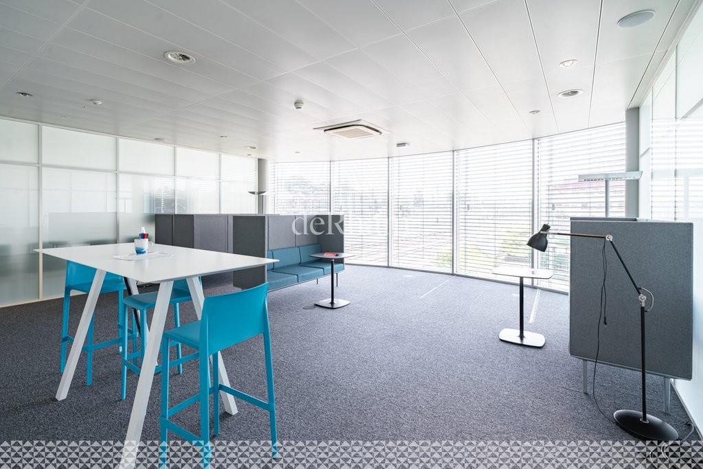 1120m² Büro