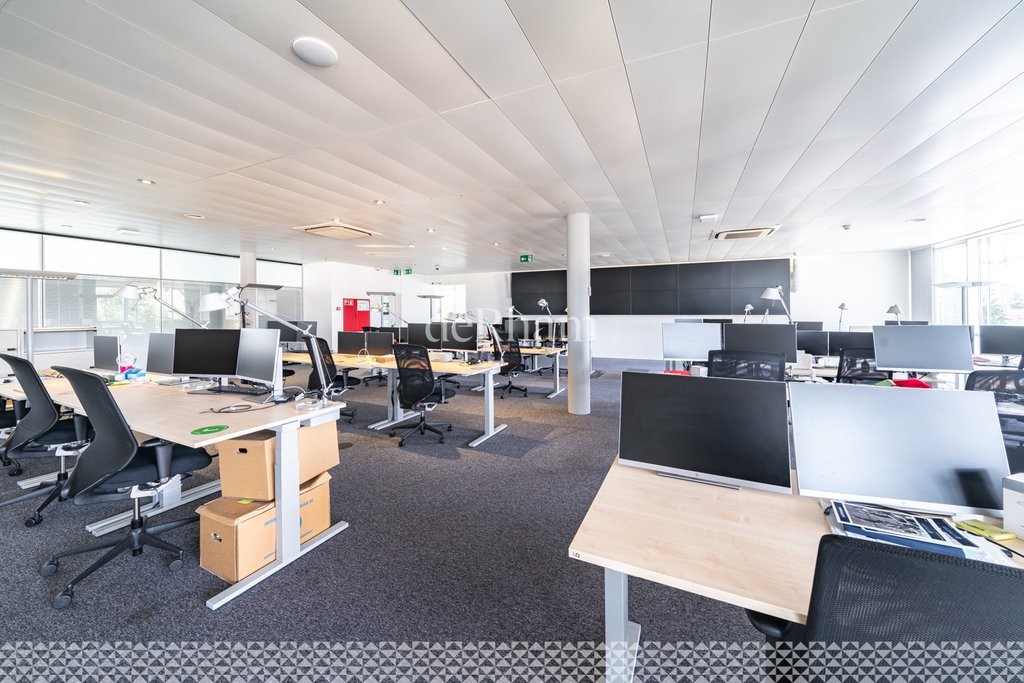 1120m² Büro
