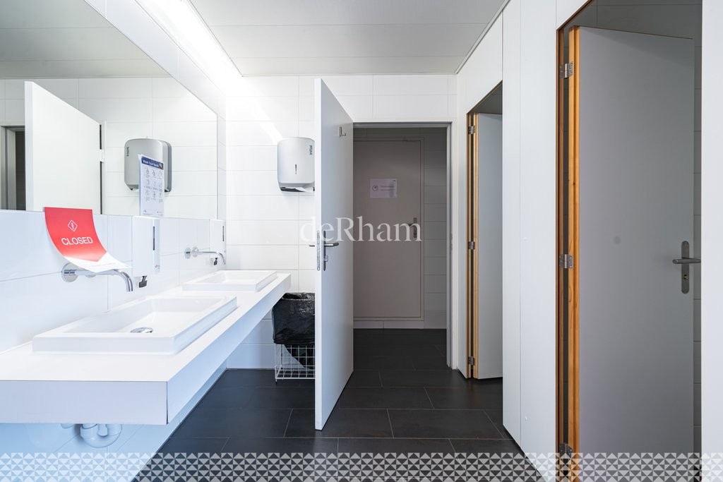 1120m² Büro