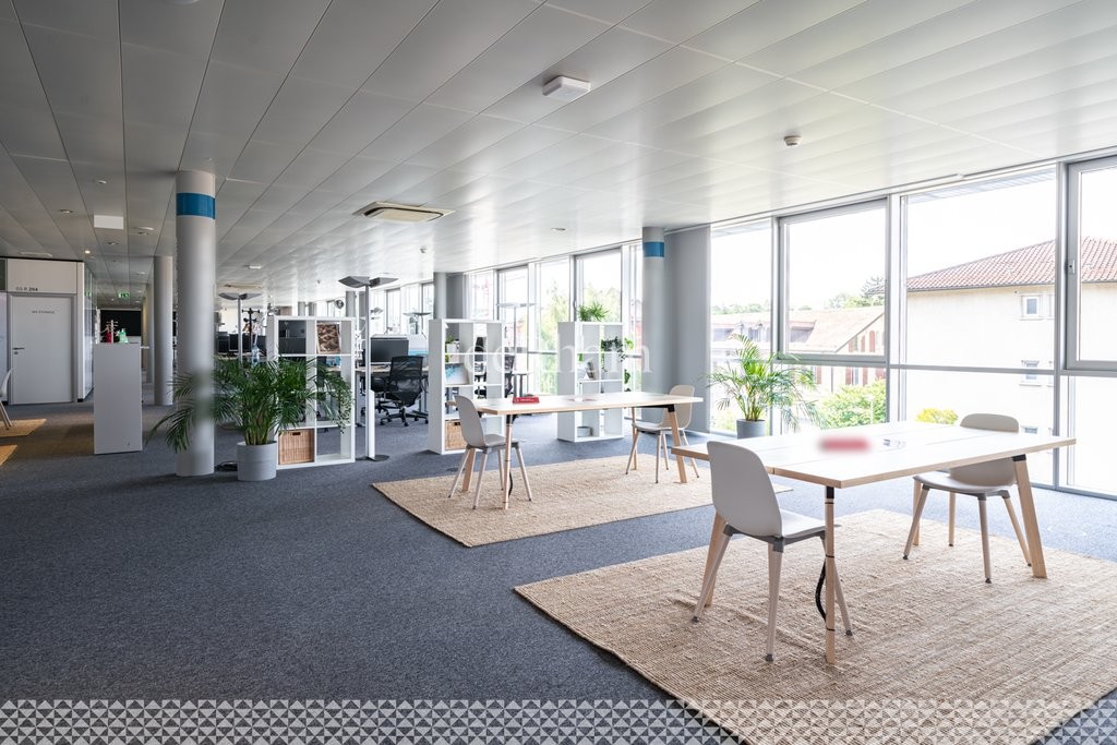 1120m² Büro