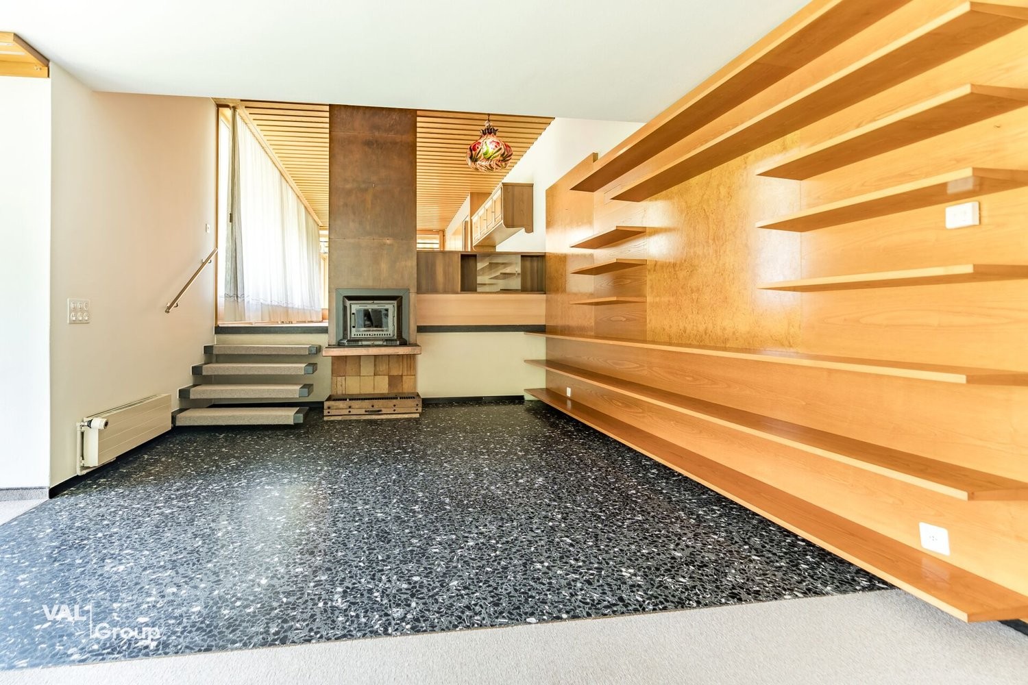 Living / commercial building