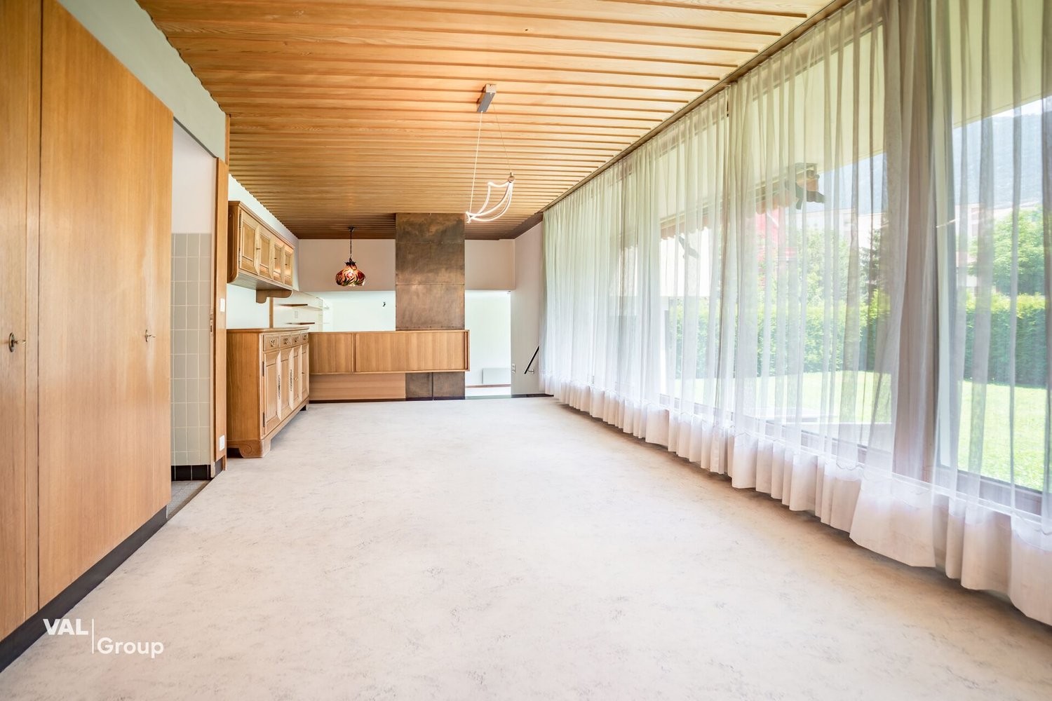 Living / commercial building