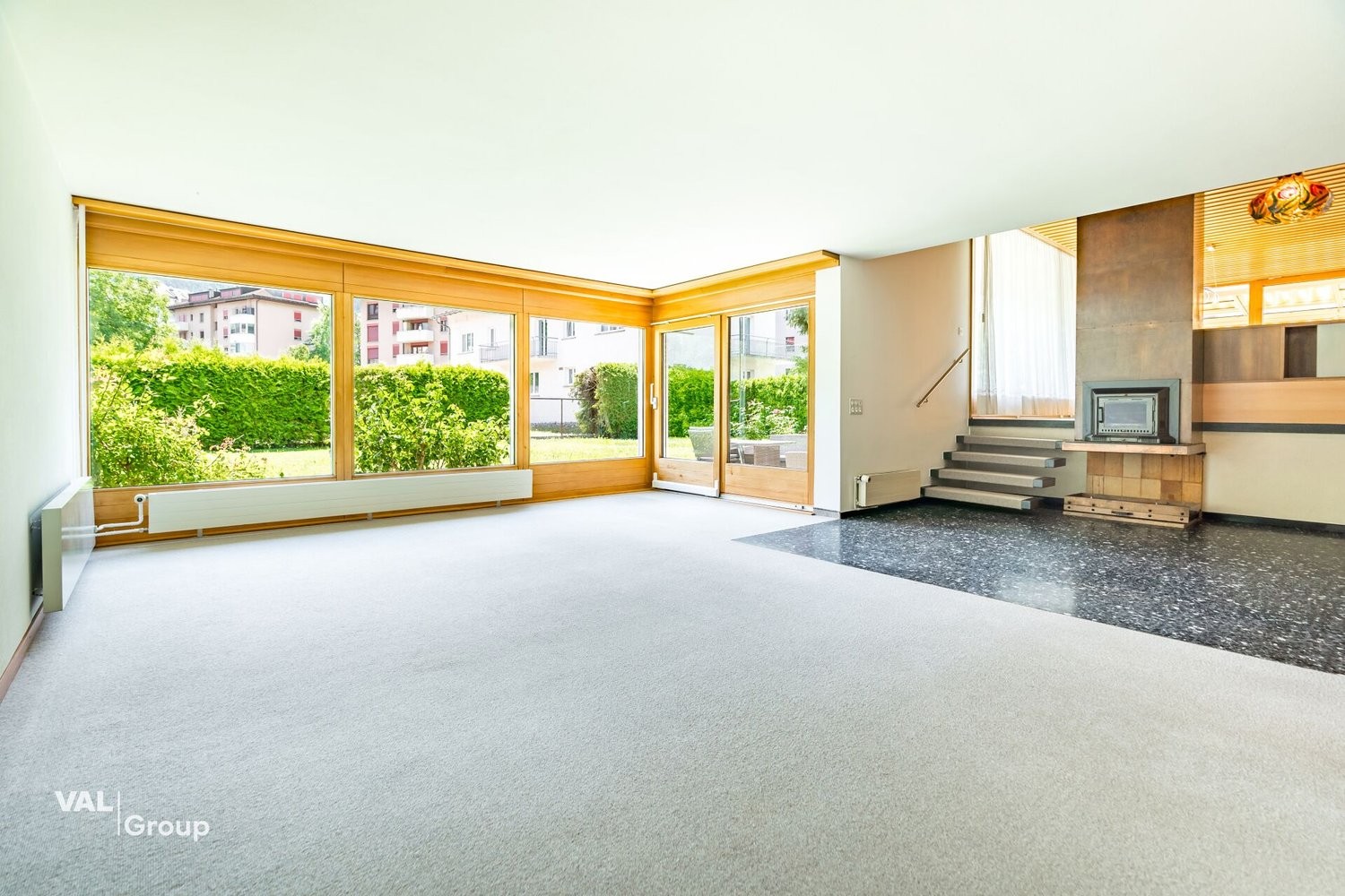 Living / commercial building