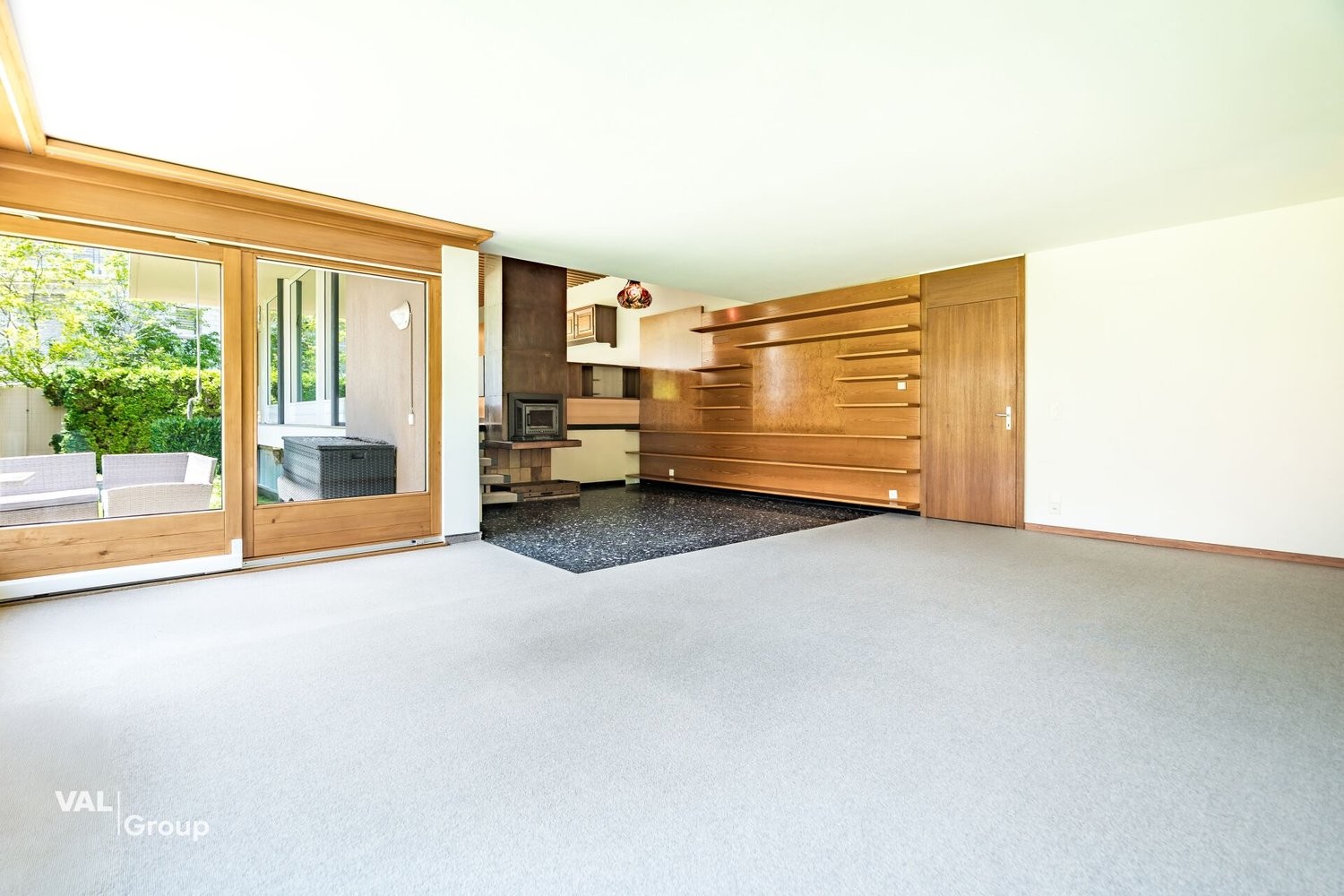 Living / commercial building