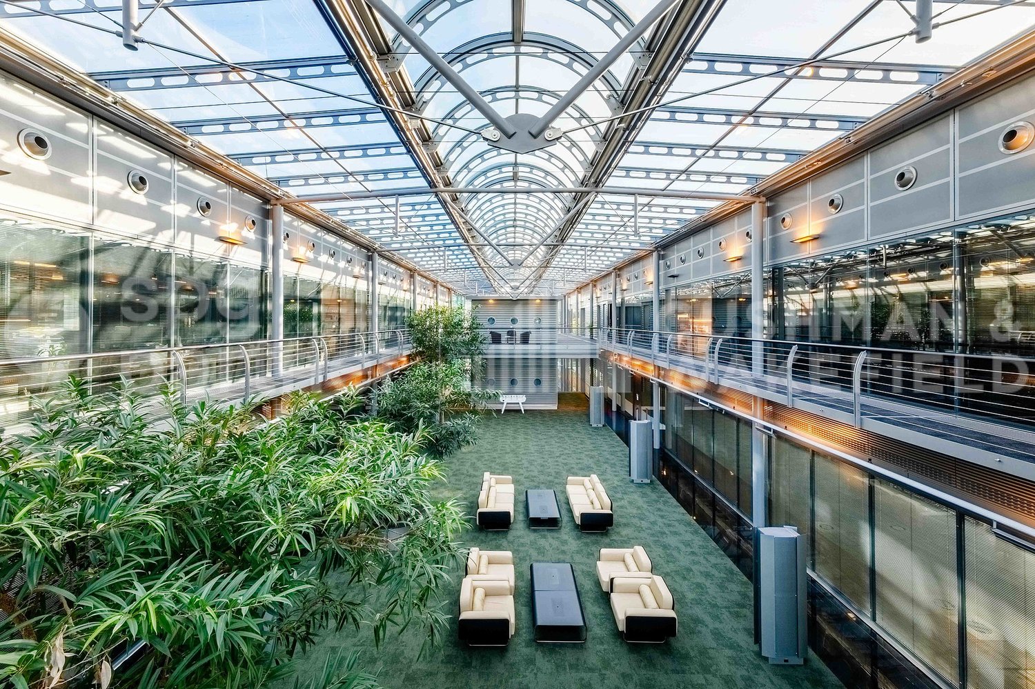 600m² office