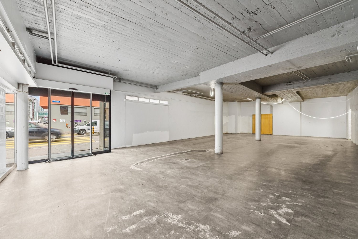 275m² shop, photo 4 of 6