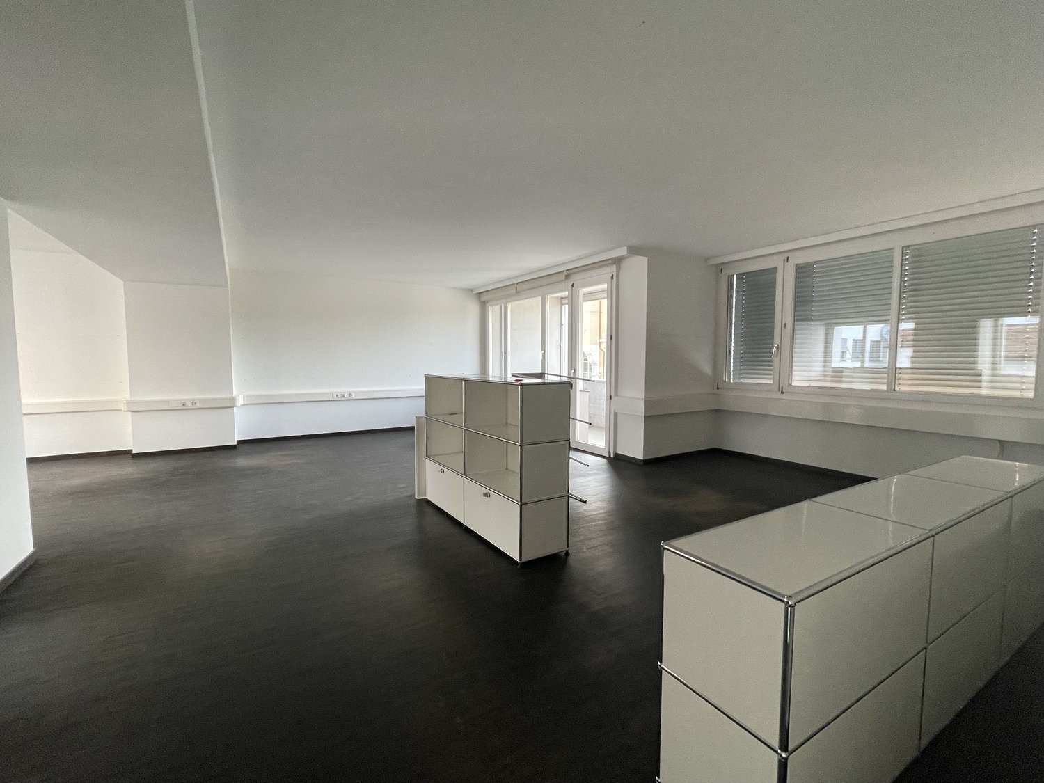 153m² office