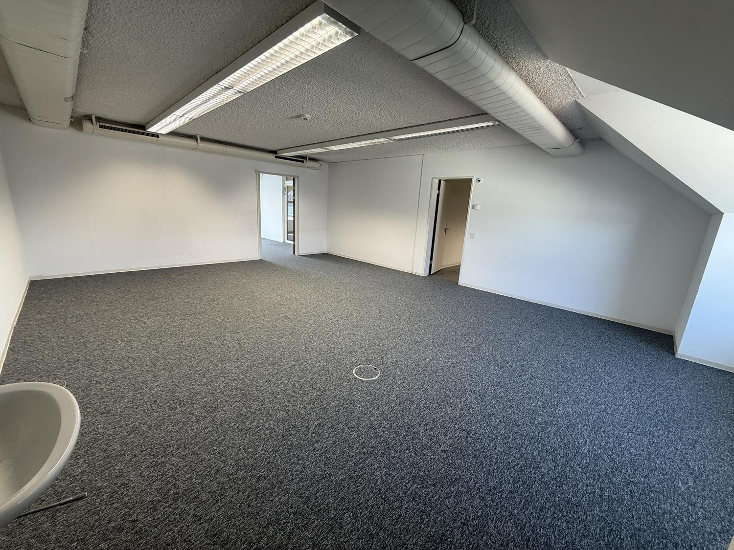 Office, photo 5 of 9