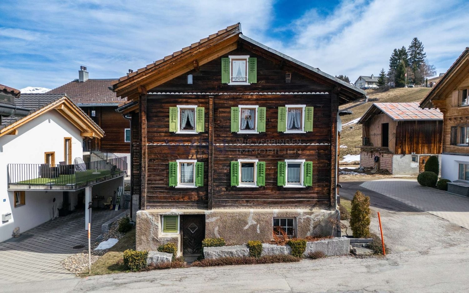 maison multifamiliale de 9 pièces, photo 1 sur 10