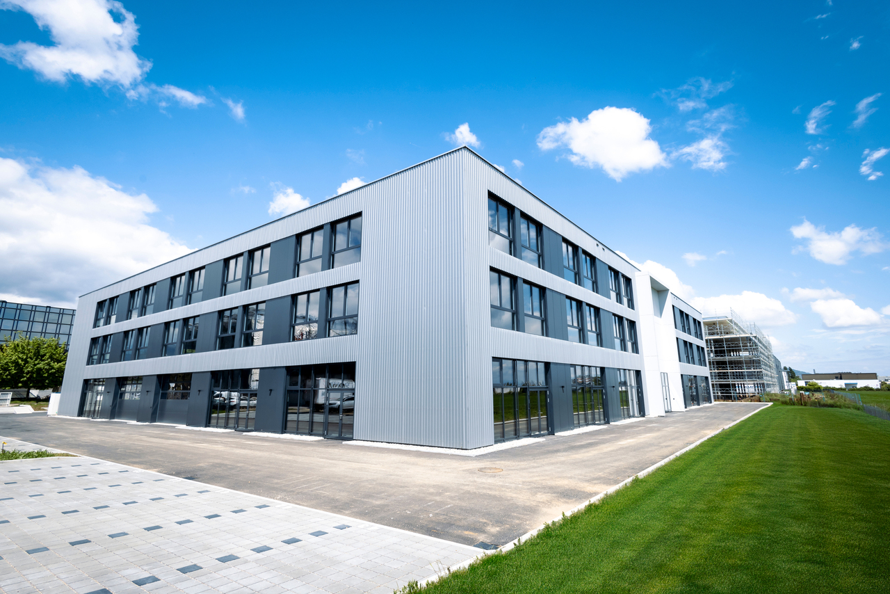 604m² commercial, photo 1 of 10