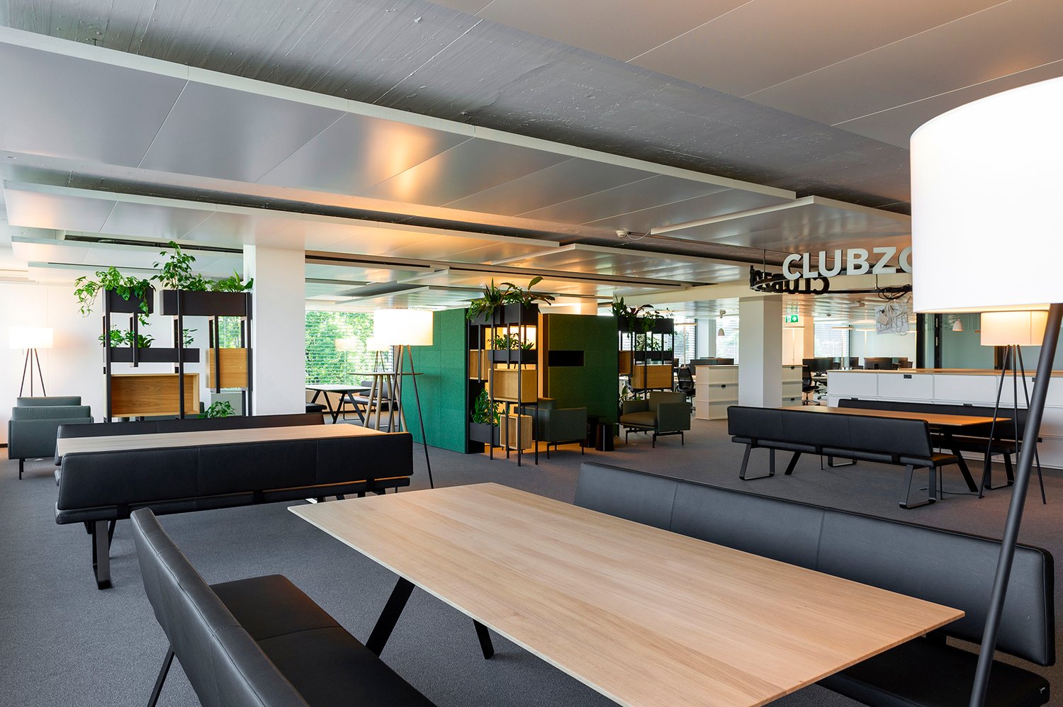 2160m² office
