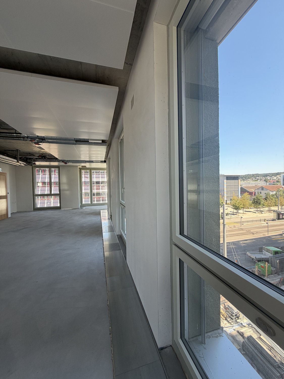 172m² office, photo 1 of 10