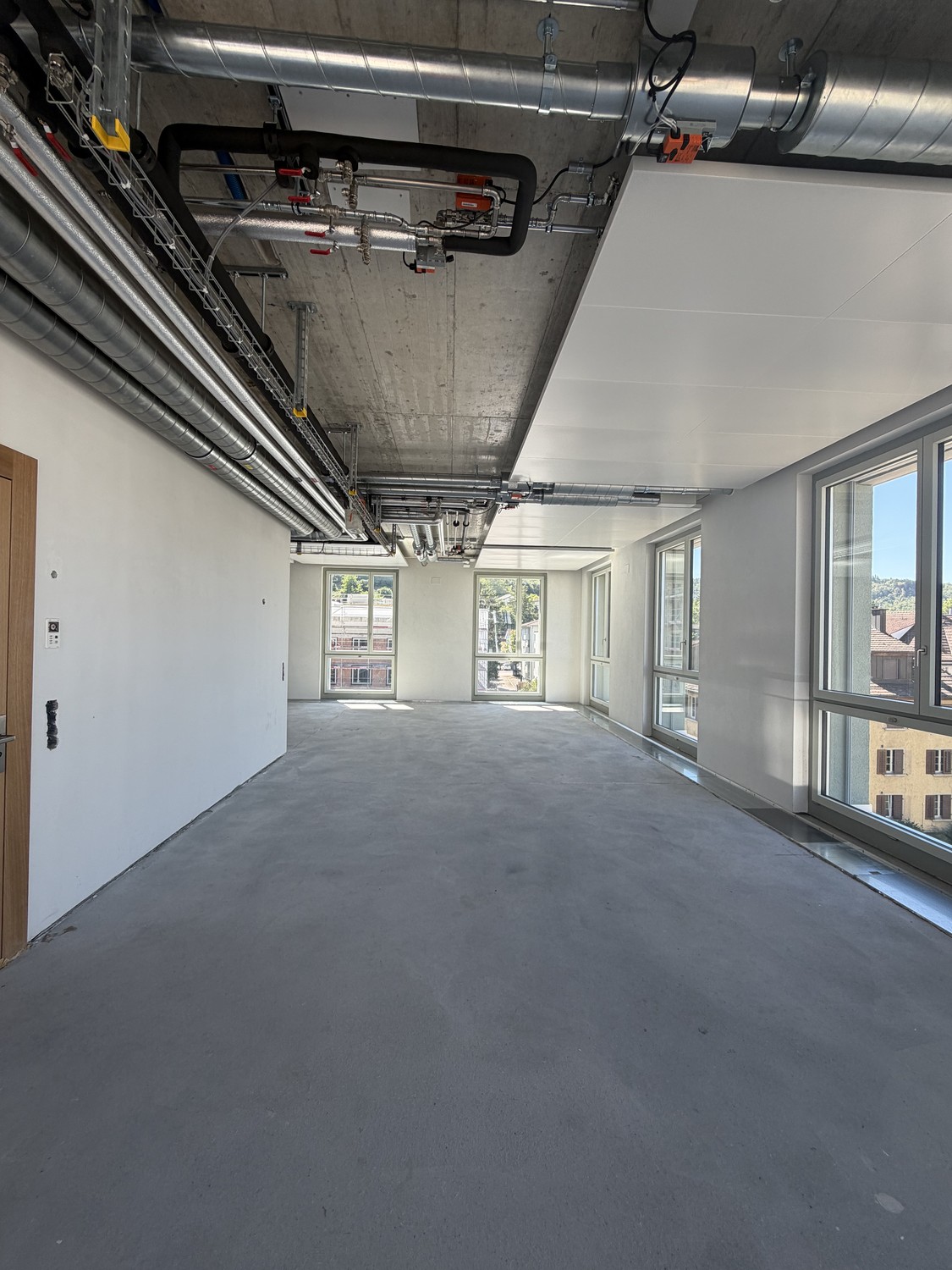 172m² office, photo 2 of 10