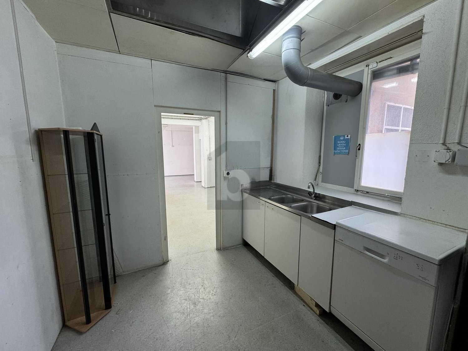 200m² office, photo 3 of 4