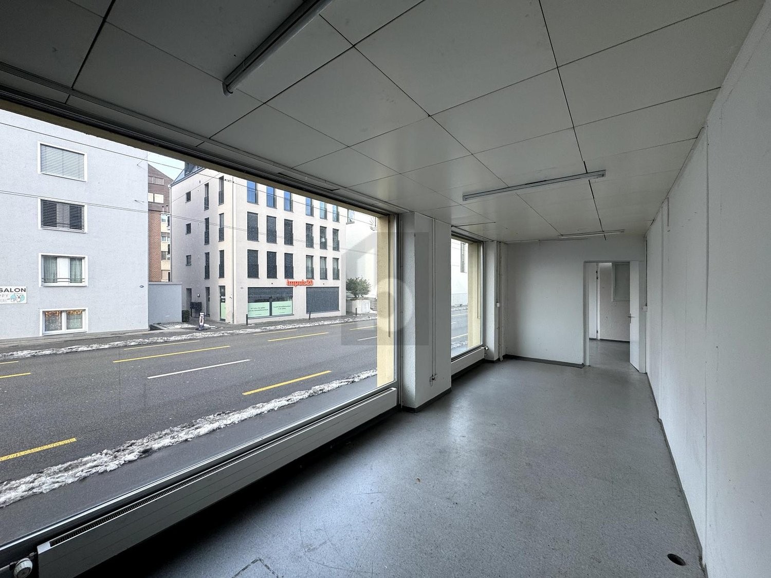 200m² office, photo 1 of 4
