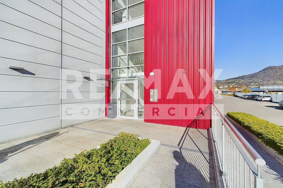 477m² office