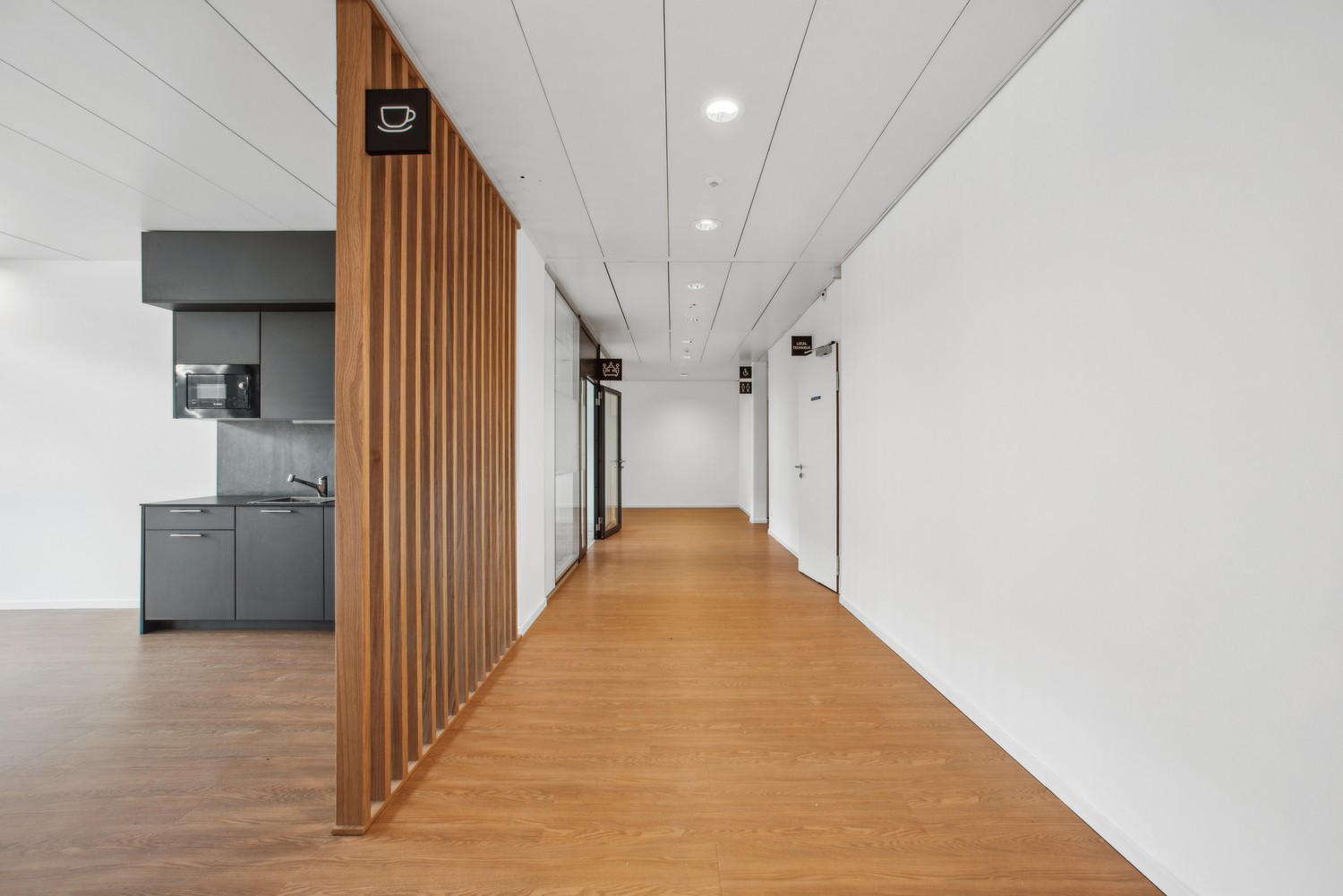 Office, photo 7 of 9