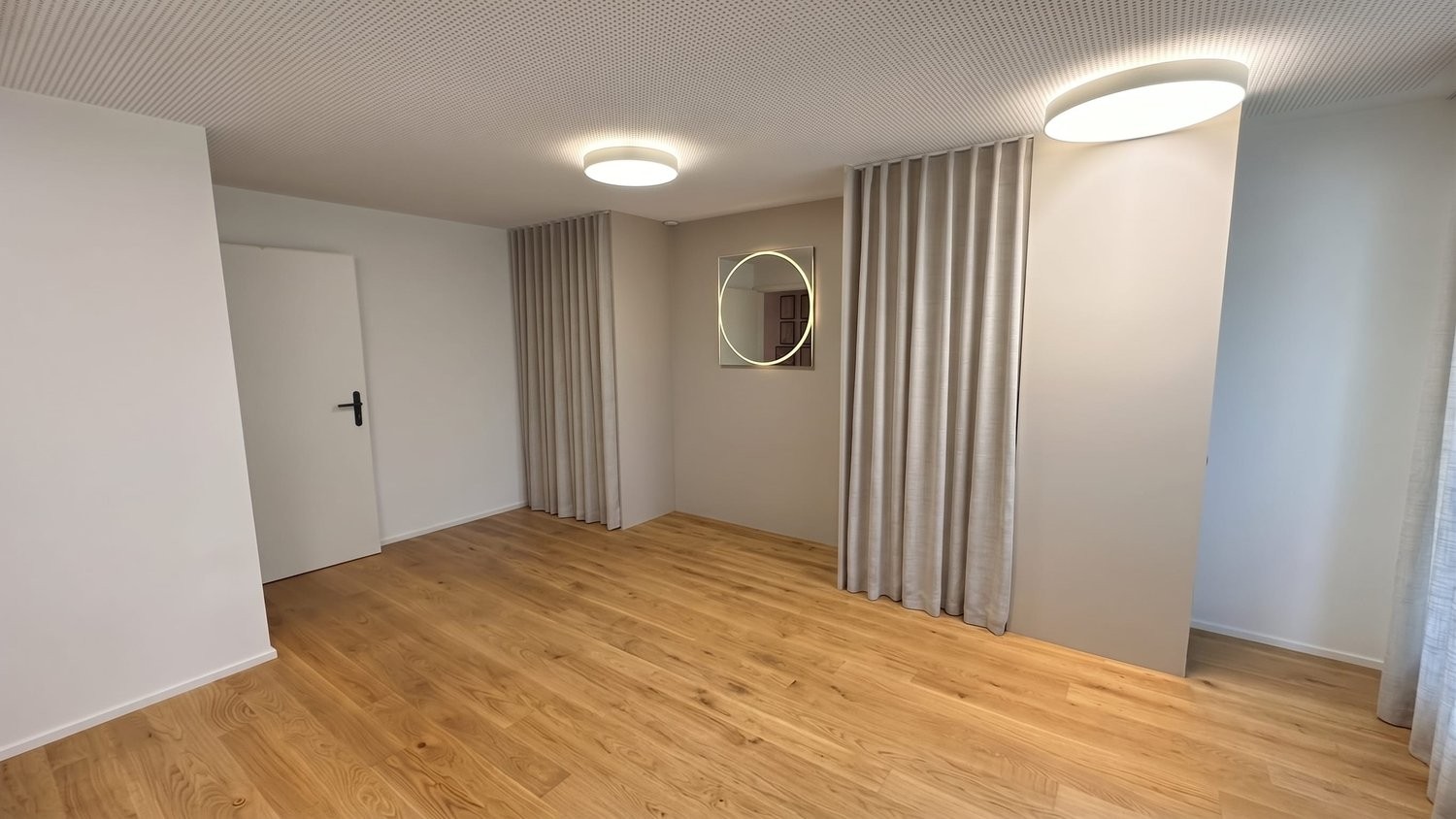 111m² commercial, photo 3 of 8