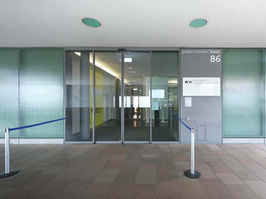 1200m² office, photo 1 of 10